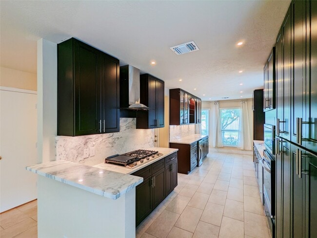 Building Photo - 8815 Lyndonnille Falls Ln
