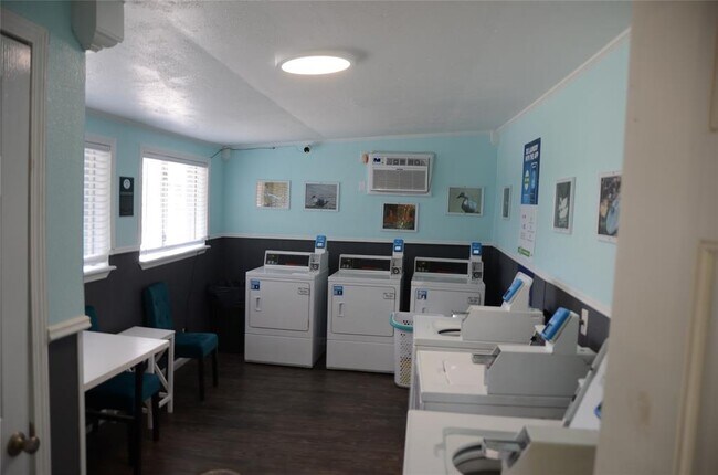 Building Photo - 1209 Vance St