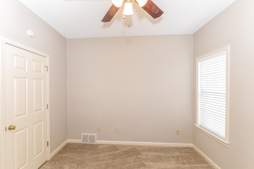 Building Photo - 7743 Shadow Hills Dr