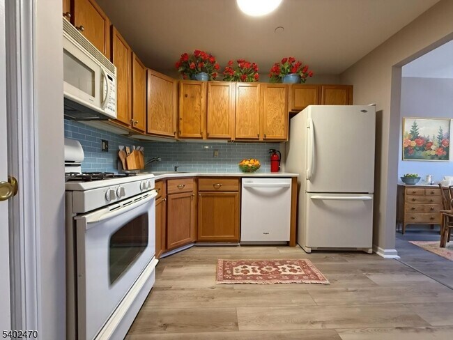 Building Photo - 97 Crestview Ln