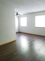 Building Photo - 1803 21st Ave Pl