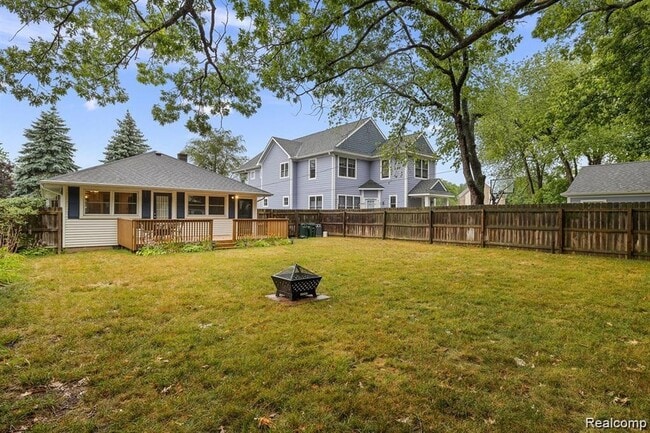 Building Photo - 836 Miller Ave