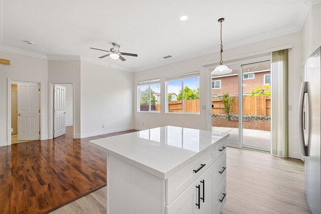 Building Photo - 9642 Lady Bird Ct