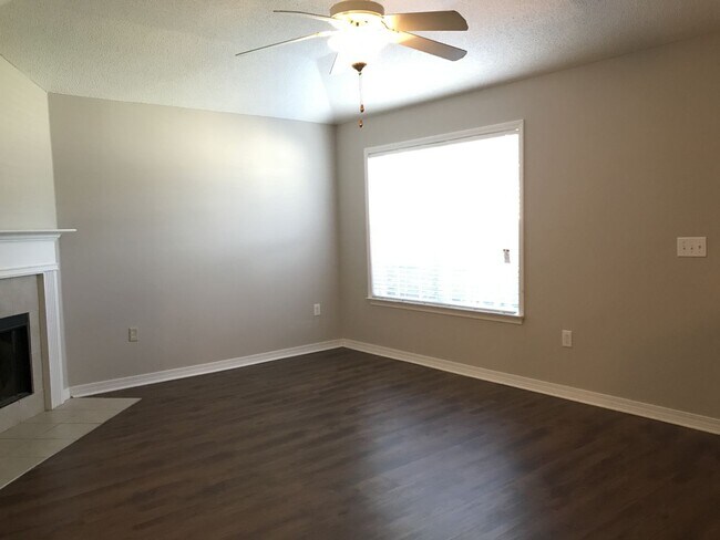 Building Photo - 3 Bedroom Home in a Great Daphne Neighborhood