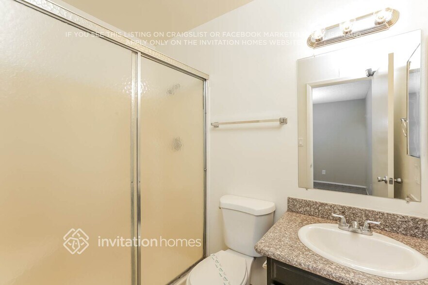 Building Photo - 2340 W Portobello Ave