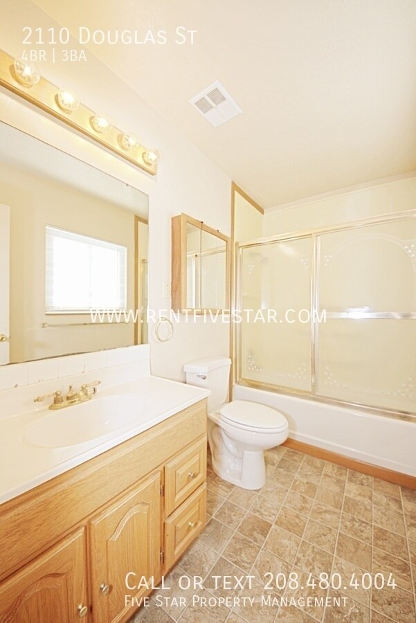 Building Photo - 2110 Douglas St