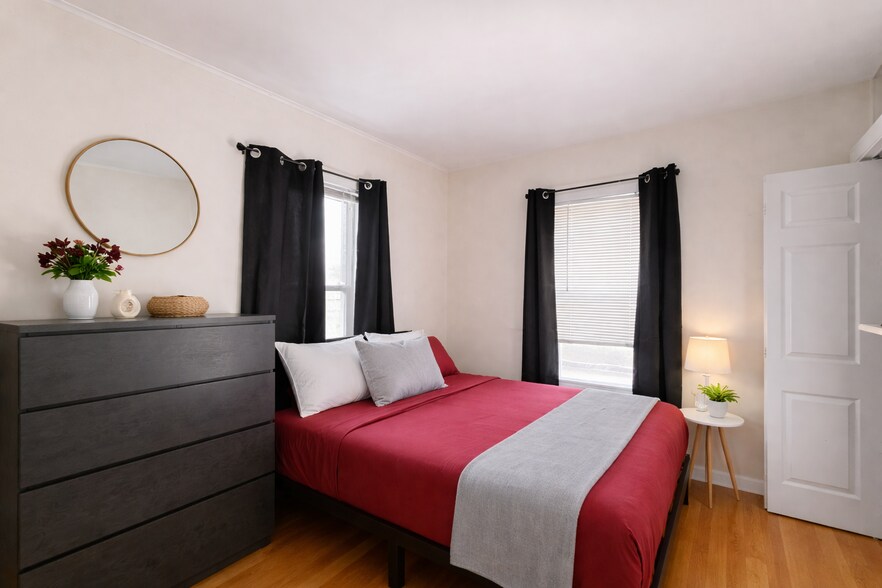 Building Photo - 9 Medford St