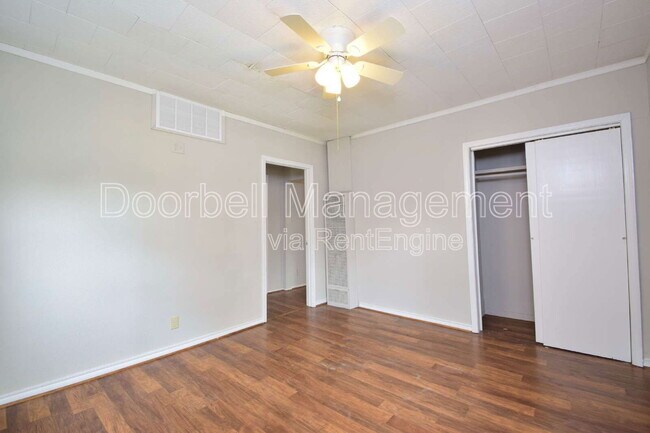 Building Photo - 113 N Birch St