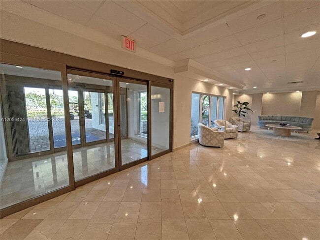 Building Photo - 4101 N Ocean Blvd