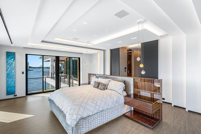 Building Photo - 2934 NE 8th Ave