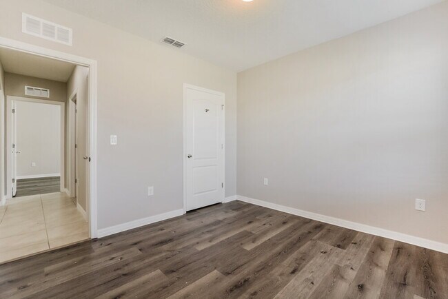 Building Photo - 5120 Star Ruby Ave