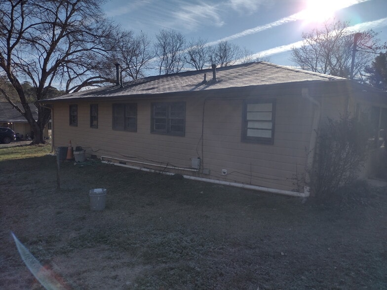 Building Photo - 50 Jessica Ln