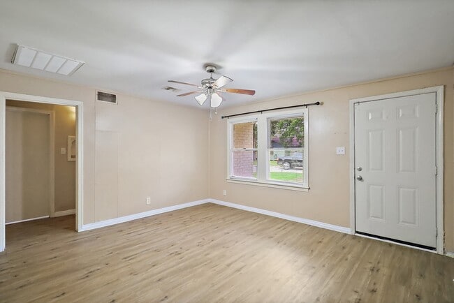 Building Photo - 946 Milam St