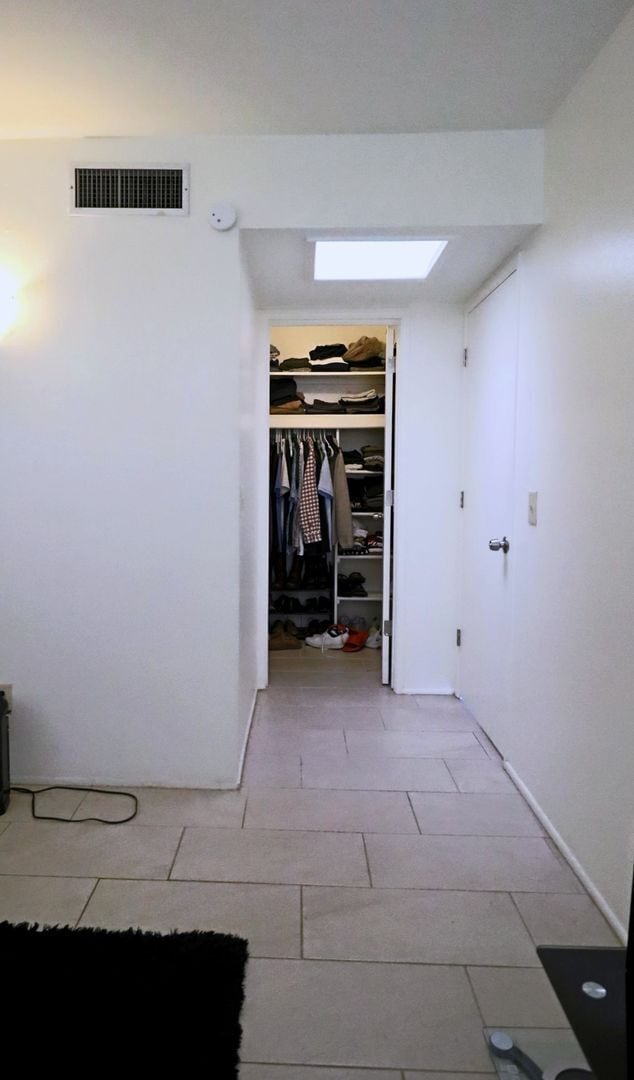 Building Photo - Welcome to this stunning  Unfurnished 2-bedroom, 2-bathroom home centrally Located!