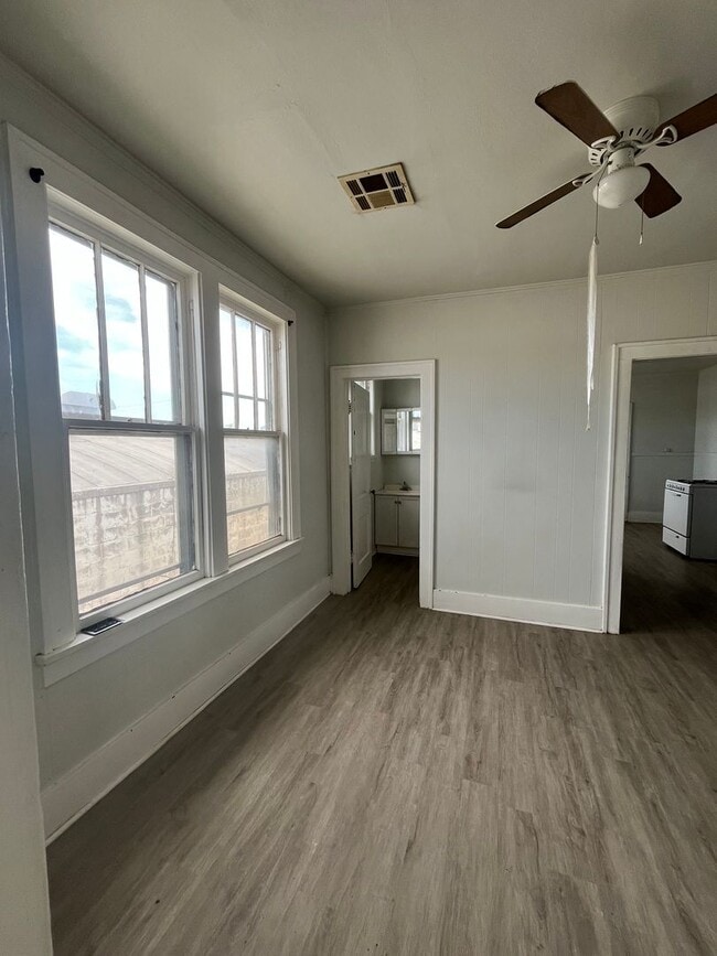Building Photo - Broadway Apartments