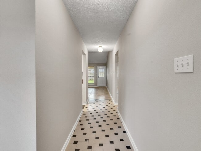 Building Photo - 10314 Staghill Dr