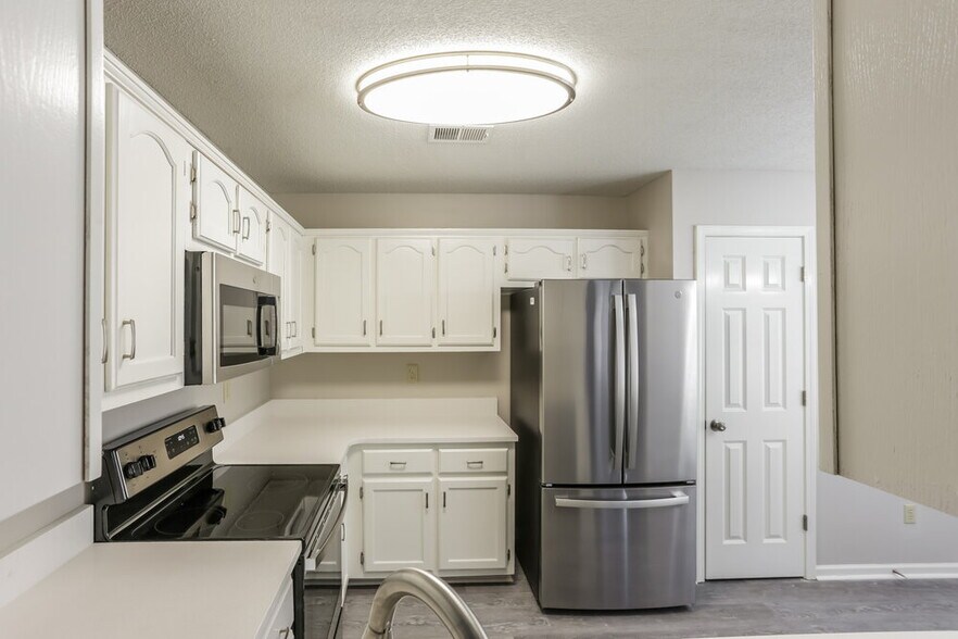 Building Photo - 2944 Connor Reed Dr