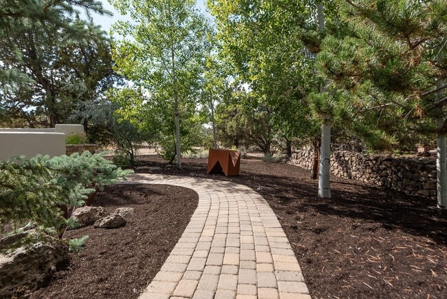 Building Photo - Stunning Furnished Estate in Pronghorn