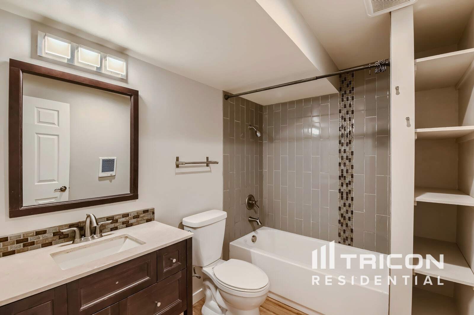 Building Photo - 10551 Xanadu St