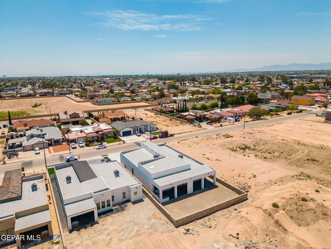 Building Photo - 11337 Ardelle Ave