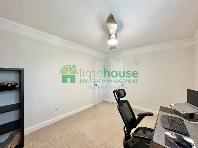 Building Photo - 948 Forest Lakes Cir