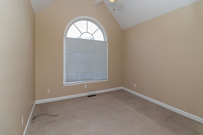 Building Photo - MUST SEE 3 BR | 2 BA w/ Finished Bonus Roo...