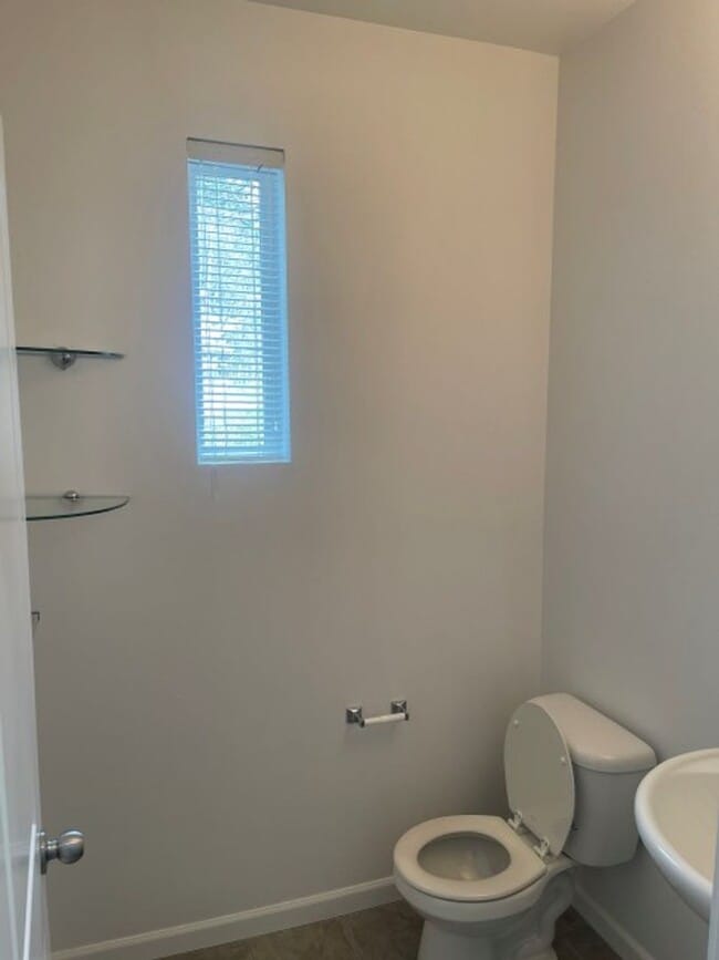 Building Photo - 3bd/2.5ba Lynnwood Townhome