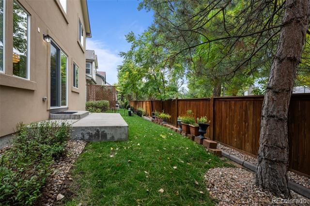 Building Photo - 1723 S Poplar Way