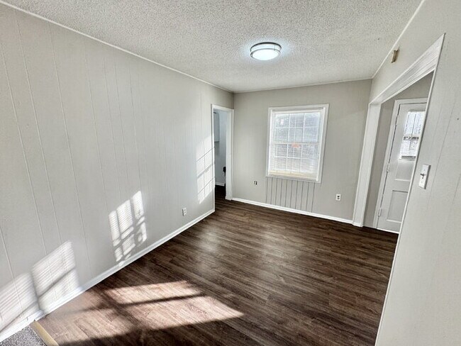 Building Photo - 4093 Barron Ave