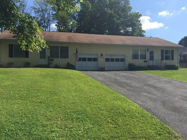 Building Photo - 1309 Maken Dr