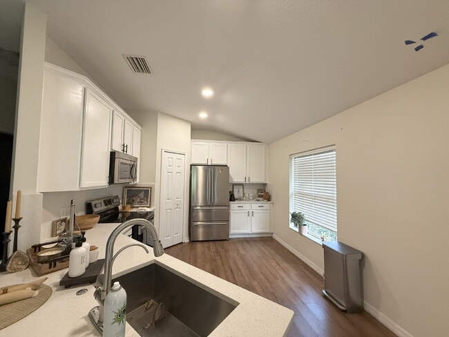 Building Photo - "Charming 3-Bedroom villa in Wesley Chapel...