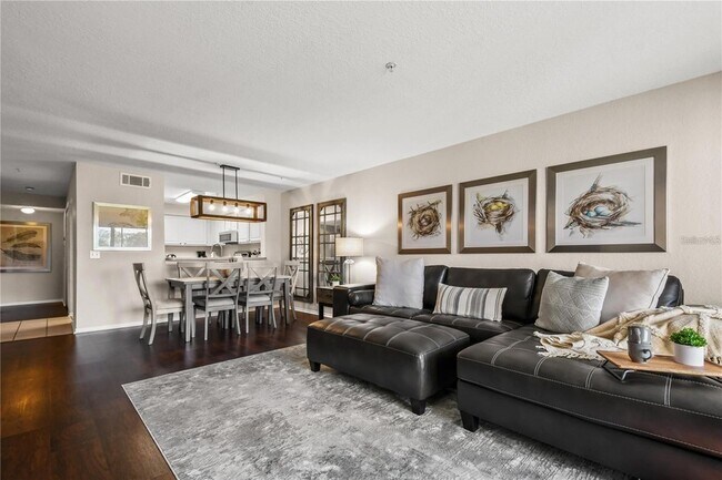 Building Photo - 13917 Fairway Island Dr