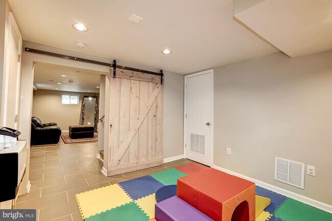 Building Photo - 5724 27th St NW