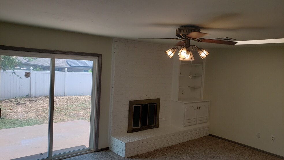 Livingroom - 5312 Chad Rd