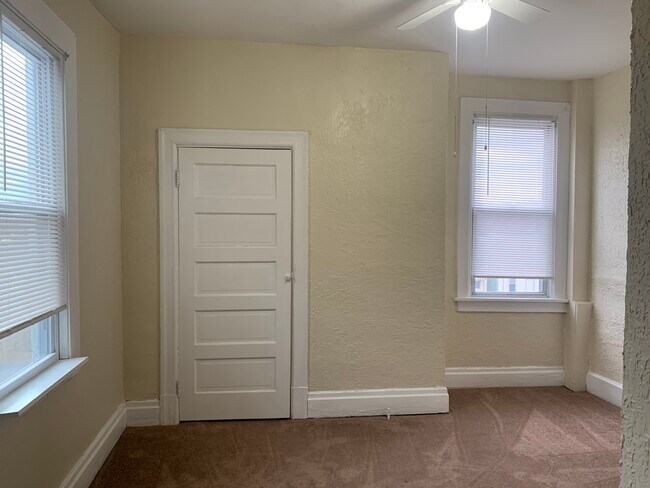 Building Photo - 2017 Veronica St