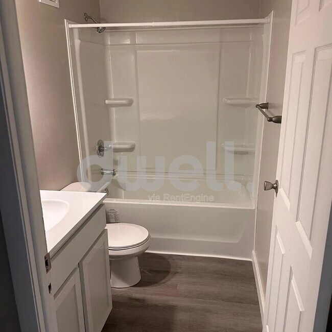 Building Photo - 808 Forest Ridge Pl