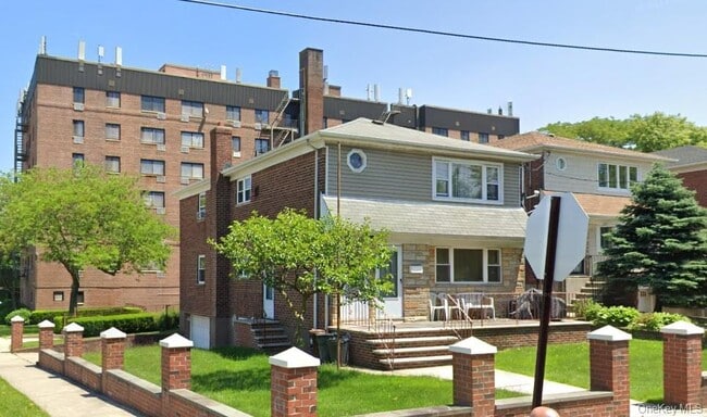 Primary Photo - 15-03-15201 201st St