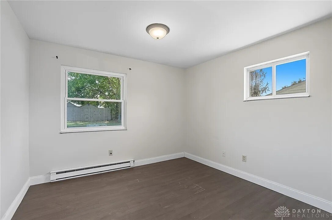 Building Photo - 2411 New Castle Dr