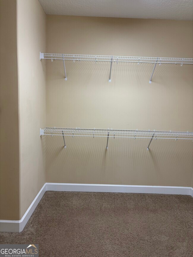 Building Photo - 123 Miller Ct