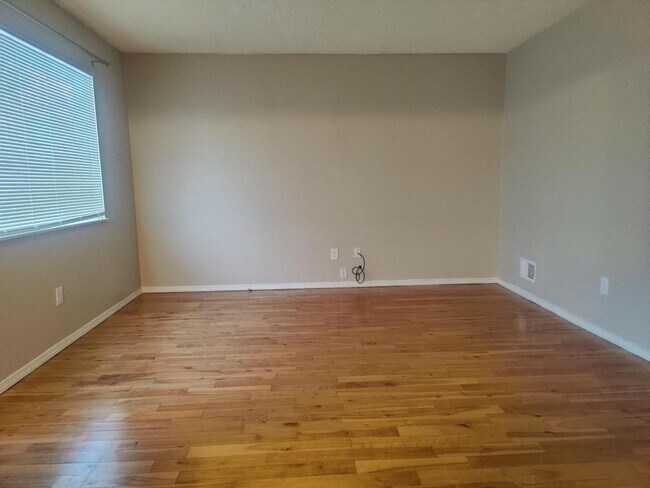 Building Photo - 6195 Highview