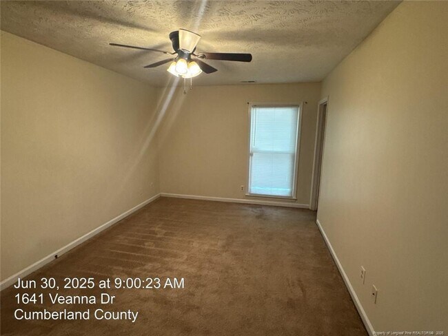 Building Photo - 1641 Veanna Dr
