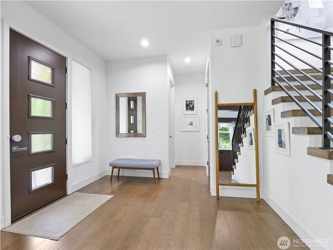 Building Photo - 4bd/3.75ba Seattle House