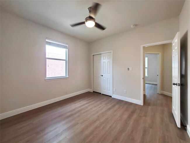 Building Photo - 14829 Fernhill Dr