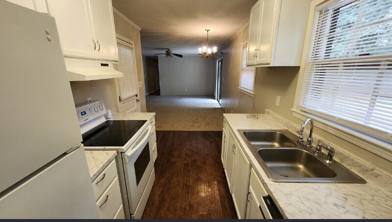 Building Photo - 260 Gentry Dr