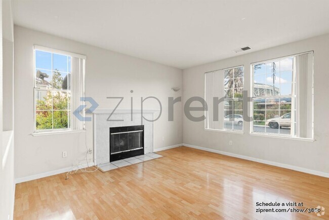 Building Photo - 2282 Gianera St