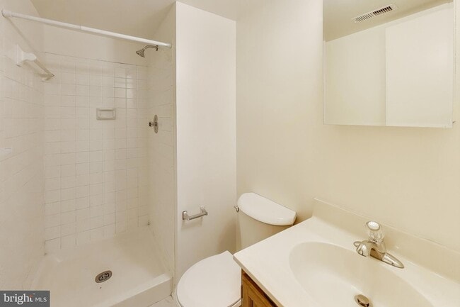 Building Photo - 18 Indian Hills Ct