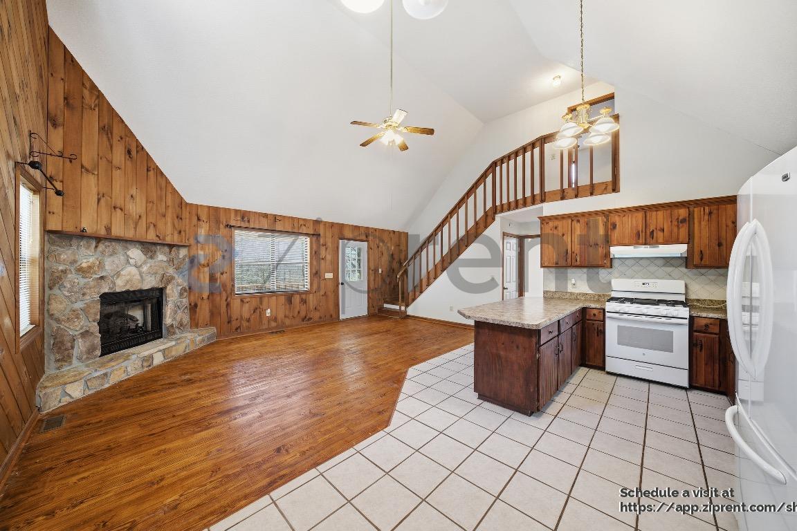 Building Photo - 103 Autumn Ln