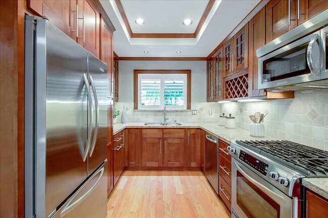 Building Photo - LOVELY 3 Bed/2 Bath Home in San Jose on a ...