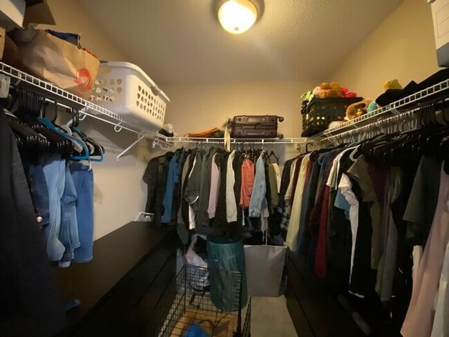 Building Photo - $1,975 | 3 Bedroom, 2.5 Bathroom Home | Ca...