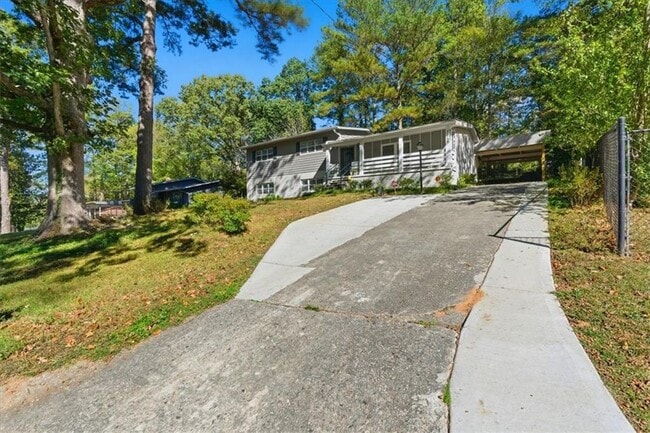 Building Photo - 3268 Briarwood Blvd